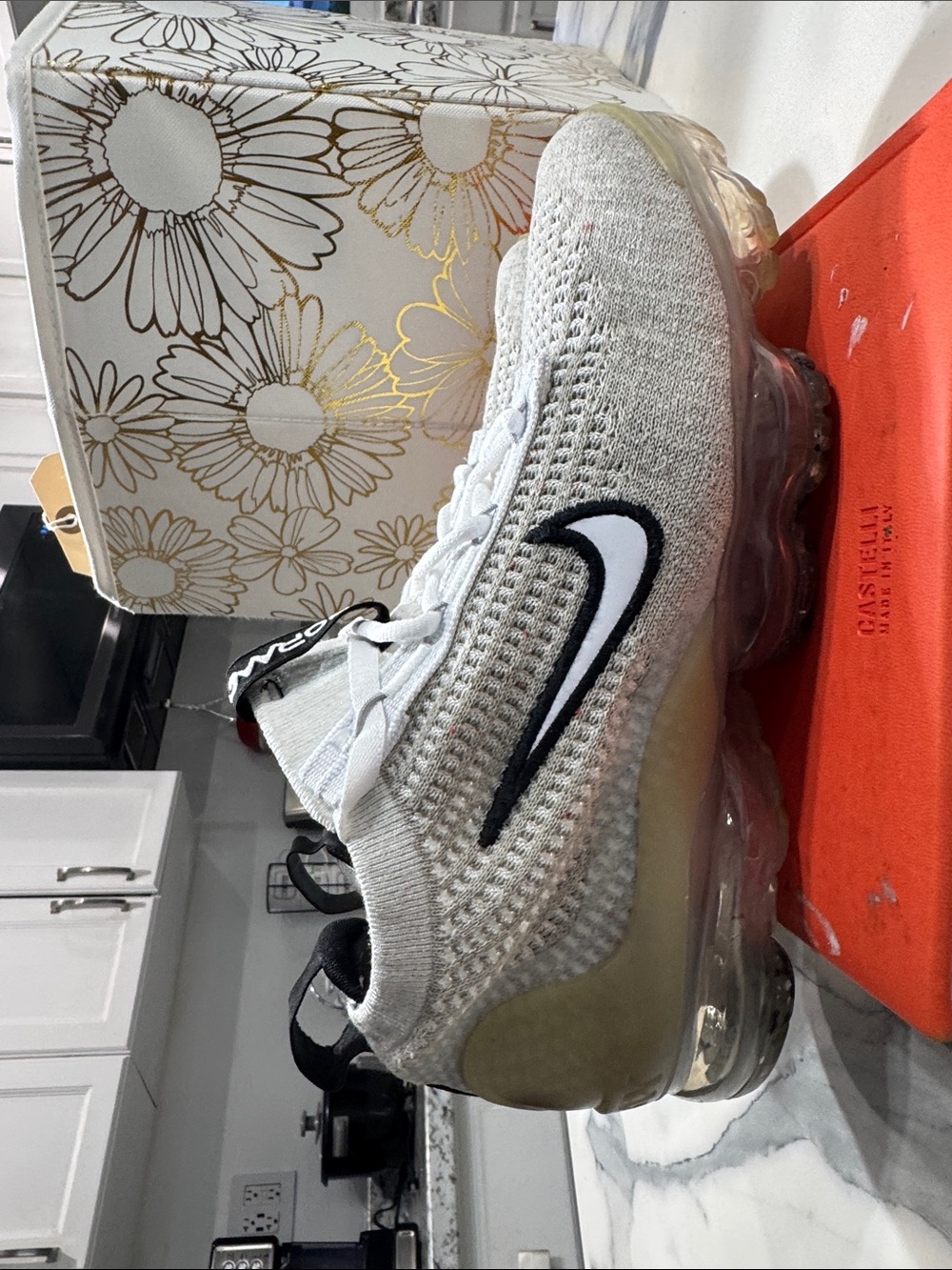 Nike Flyknit VaporMax Sneaker in Light Gray, White, Black 2021 Fk - Picture 6 of 10